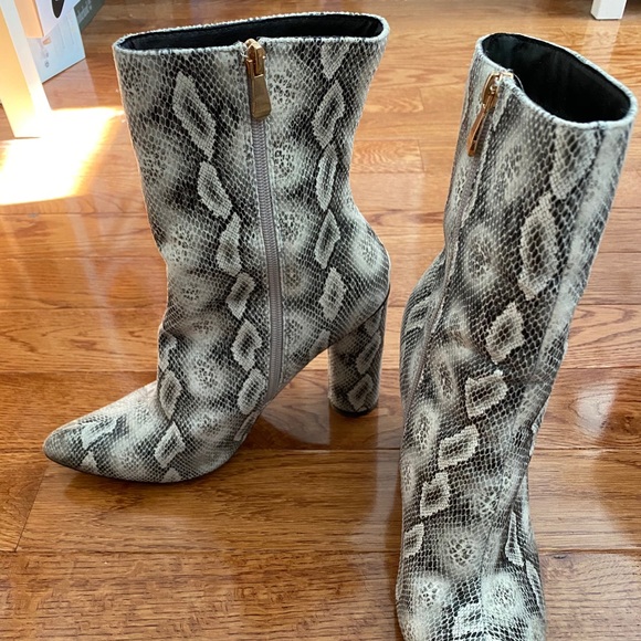 Fashion Nova Boots - Picture 3 of 3